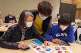 1.中學生教導長者製作像素畫方法